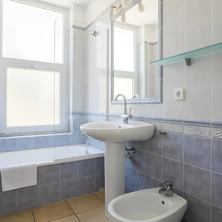 Ona 別荘 カレリャ・デ・パラフルジェリ